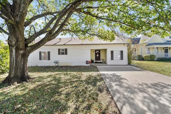 502 W 6th Street, Mcgregor, TX 76657