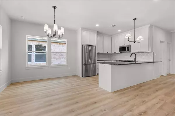 98 Arthur Avenue, Mcgregor, TX 76657