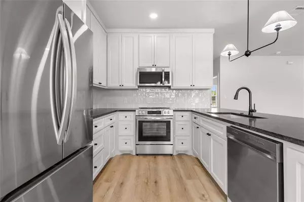 98 Arthur Avenue, Mcgregor, TX 76657