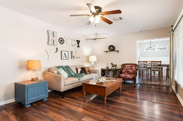 1500 W 10th Street, Mcgregor, TX 76657