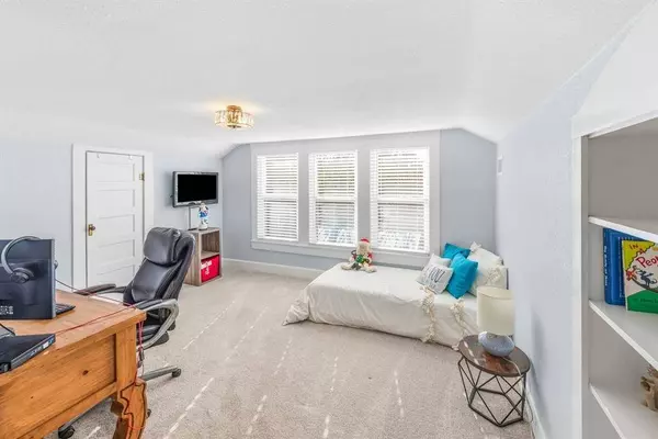 501 S Adams Street S, Mcgregor, TX 76657