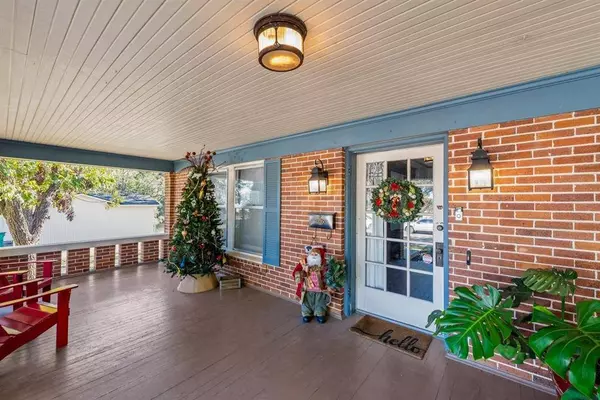 501 S Adams Street S, Mcgregor, TX 76657