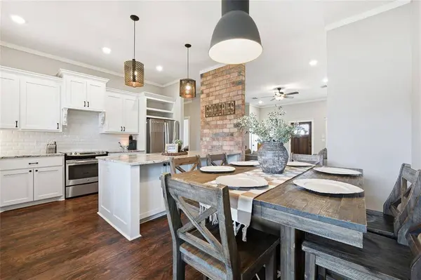 1130 N Lone Star Parkway, Mcgregor, TX 76657