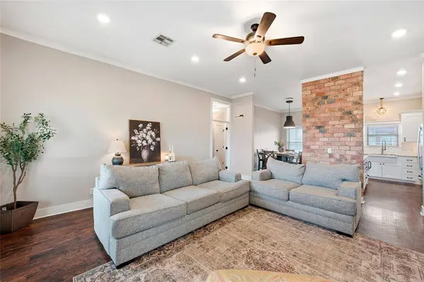 1130 N Lone Star Parkway, Mcgregor, TX 76657