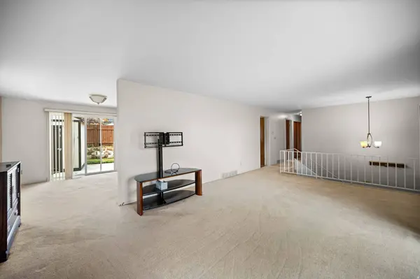 994 DEBORAH DR, Bountiful, UT 84010