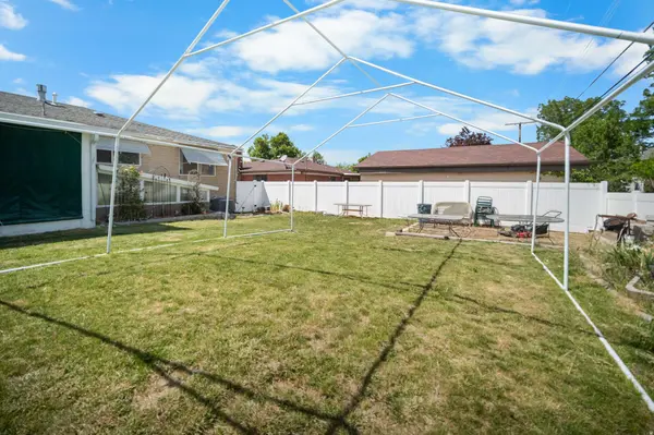 3233 S JEAN ST W, Magna, UT 84044