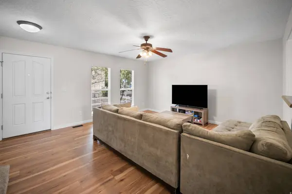 239 W SPEYSIDE WAY, Murray, UT 84107