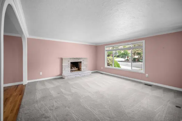 2563 E SUNDOWN AVE, Cottonwood Heights, UT 84121