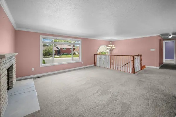 2563 E SUNDOWN AVE, Cottonwood Heights, UT 84121