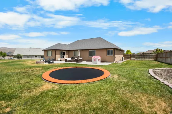 8633 N PEPPERGRASS DR E, Eagle Mountain, UT 84005