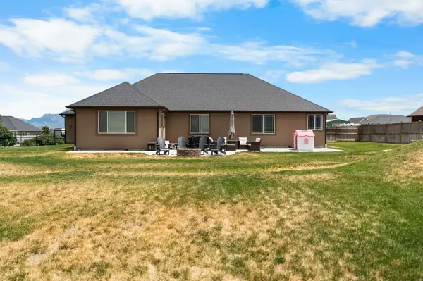 8633 N PEPPERGRASS DR E, Eagle Mountain, UT 84005
