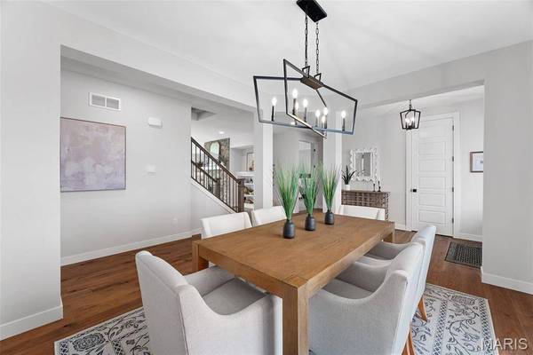 375 Kreder Ridge CIR, St Charles, MO 63304