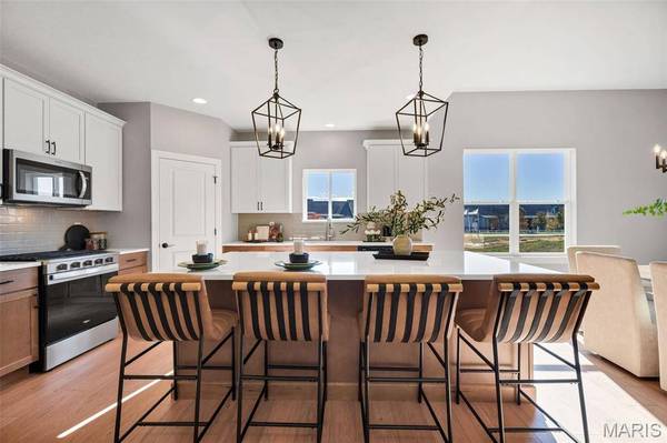 105 Columbia Meadows LN, O'fallon, MO 63366