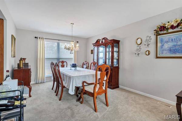 1329 Lakeway DR, Defiance, MO 63341