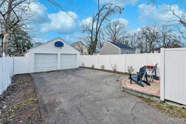 651 Cleveland AVE, Kirkwood, MO 63122