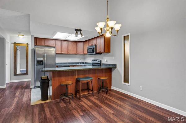 1465 Heritage LNDG #403, St Charles, MO 63303