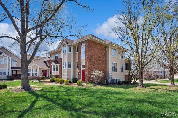405 Meramec WAY #10, St Charles, MO 63303