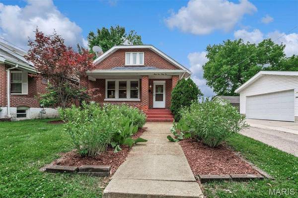 6932 Garner AVE, St Louis, MO 63139