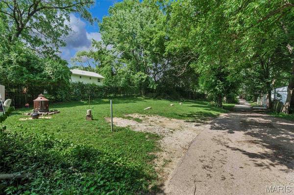 1620 gallaher, St Charles, MO 63301