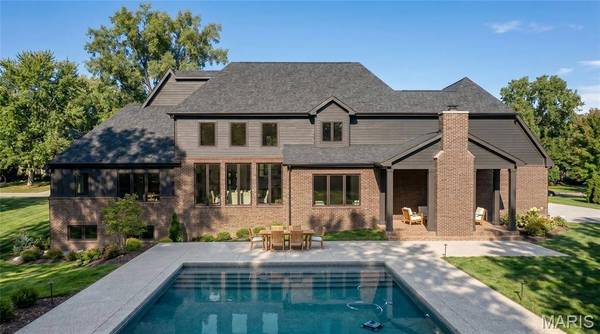1 TBB Hawthorne I @ Manor Hill, Town And Country, MO 63131