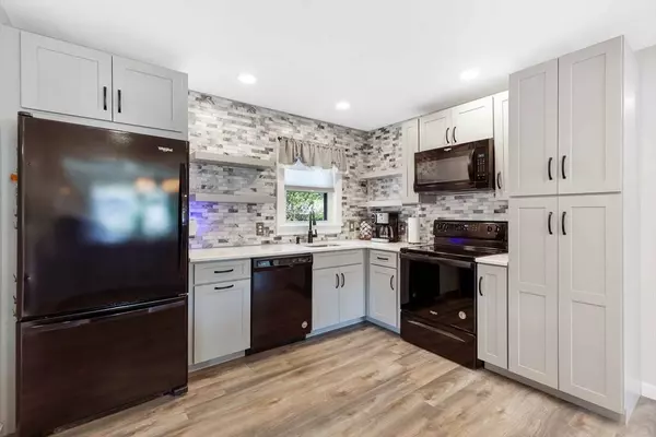 48 Long Pond Dr, Dracut, MA 01826