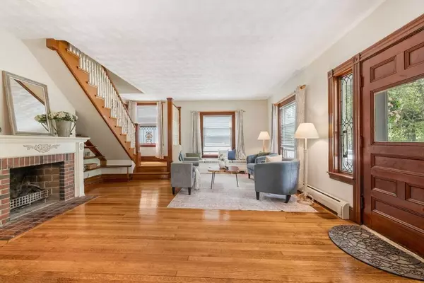 45 Vinton St, Melrose, MA 02176