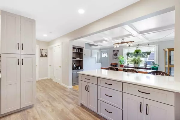 48 Long Pond Dr, Dracut, MA 01826