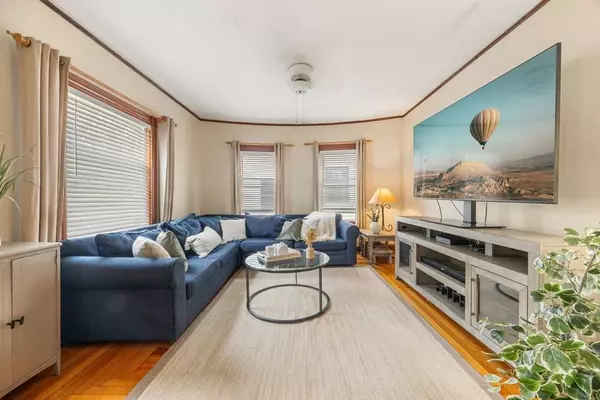 45 Vinton St, Melrose, MA 02176