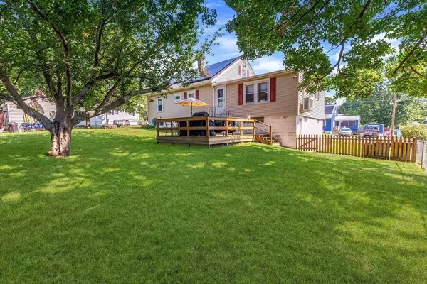 48 Long Pond Dr, Dracut, MA 01826