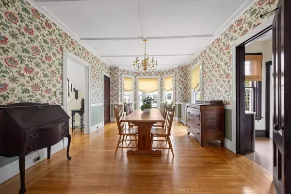 46 Youle St, Melrose, MA 02176