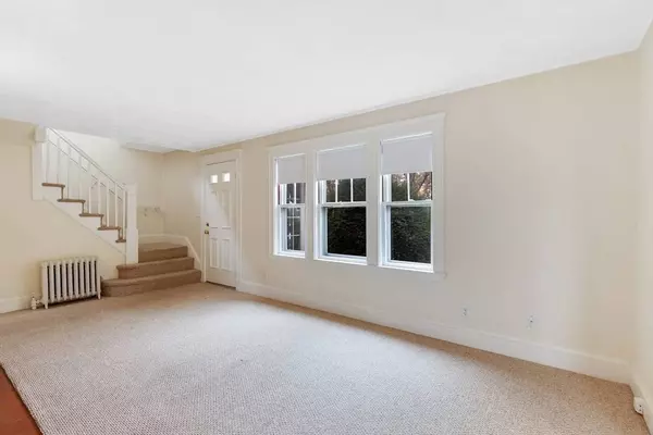 11 Larrabee St, Melrose, MA 02176