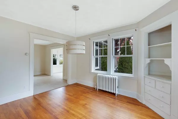 11 Larrabee St, Melrose, MA 02176