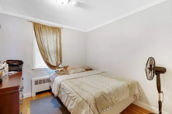 41 S Irving St, Revere, MA 02151