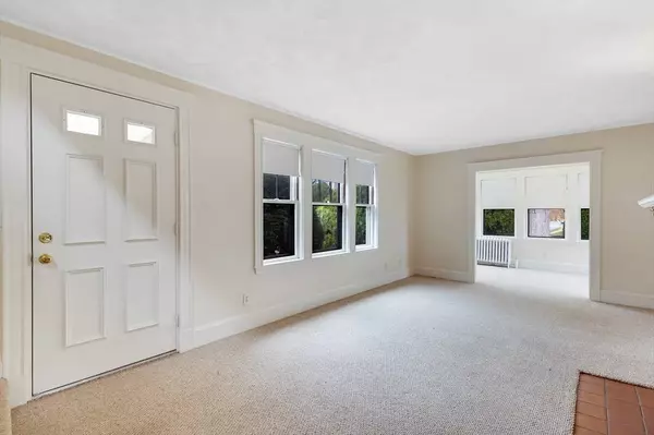 11 Larrabee St, Melrose, MA 02176