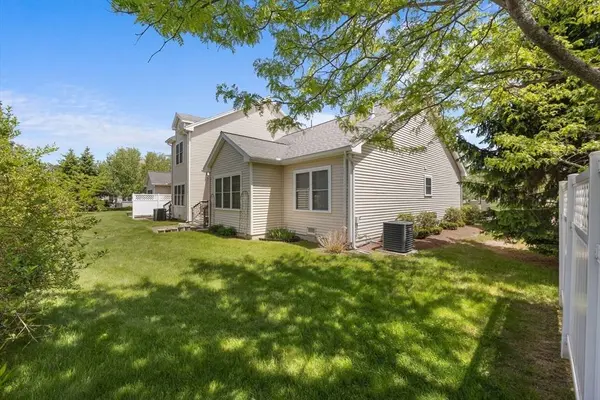 2 Veterans Way #2, Merrimac, MA 01860