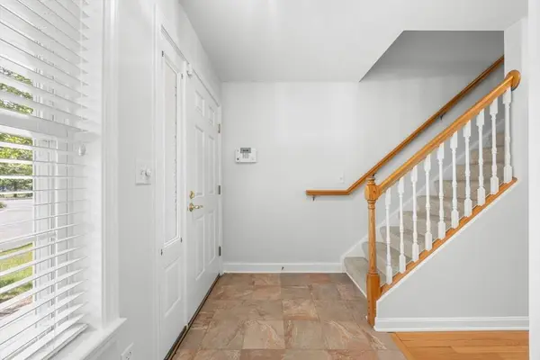 2 Veterans Way #2, Merrimac, MA 01860