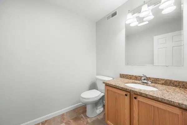 2 Veterans Way #2, Merrimac, MA 01860