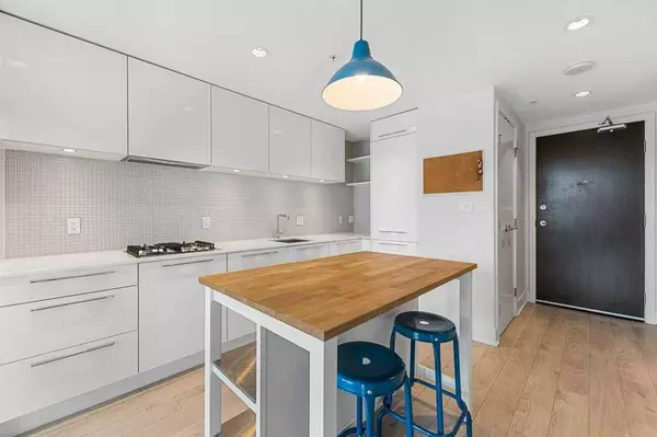 901 10 AVE SW #407, Calgary, AB T2R 0B5