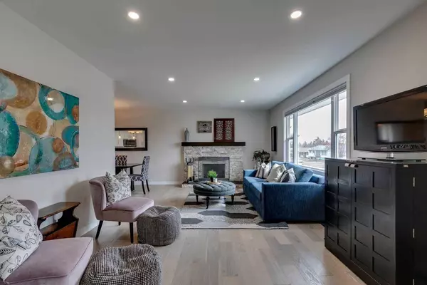 112 Huntcroft WAY NE, Calgary, AB T2K4E5