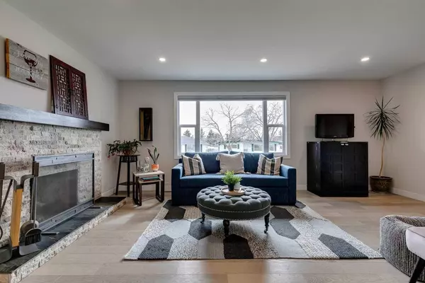 112 Huntcroft WAY NE, Calgary, AB T2K4E5