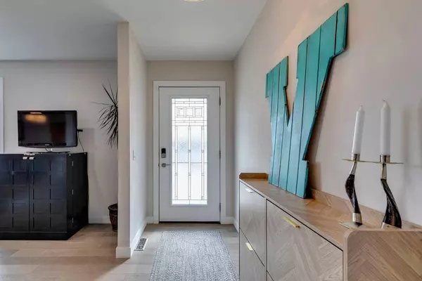 112 Huntcroft WAY NE, Calgary, AB T2K4E5