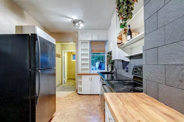 1811 27 AVE SW, Calgary, AB T2T 1H2