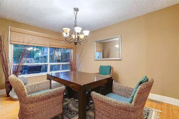 1811 27 AVE SW, Calgary, AB T2T 1H2