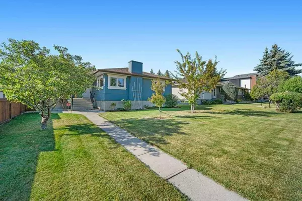 1131 15 AVE NE, Calgary, AB T2E 1J4