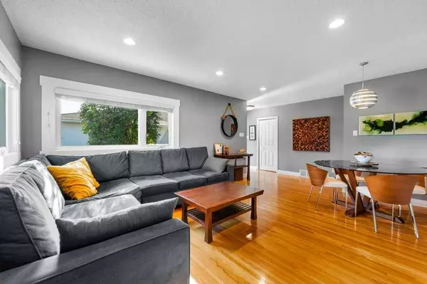 1131 15 AVE NE, Calgary, AB T2E 1J4