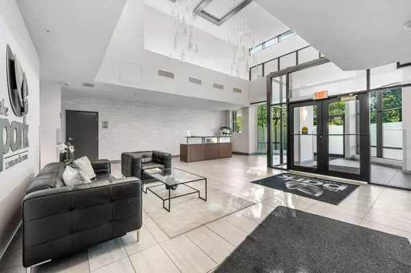 303 13 AVE SW #810, Calgary, AB T2R 0Y9