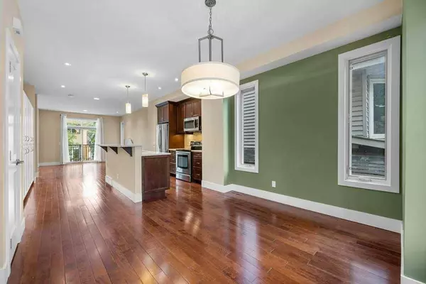 2512 16B ST SW, Calgary, AB T2T 4L9