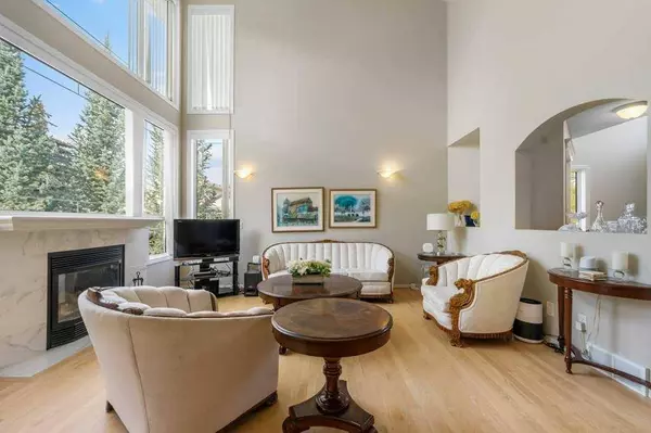 23 Valley Ponds WAY NW, Calgary, AB T3B 5T5