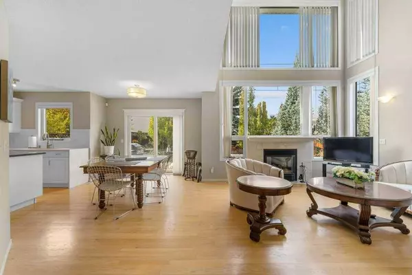 23 Valley Ponds WAY NW, Calgary, AB T3B 5T5