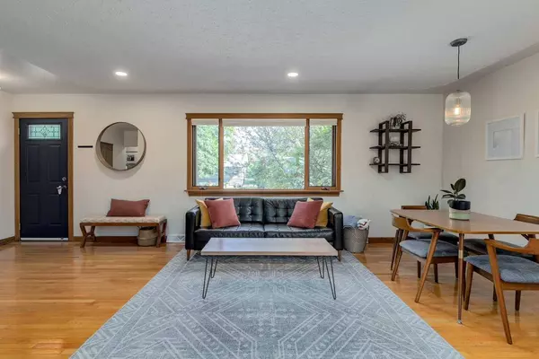 1403 107 AVE SW, Calgary, AB T2W 0C1